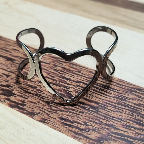 Open Cuff Bracelet Heart Silver Tone Metal Thin Small - Picture 2 of 12